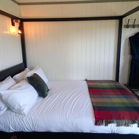 Wild Meadow Huts Villa Doolin Bagian luar foto