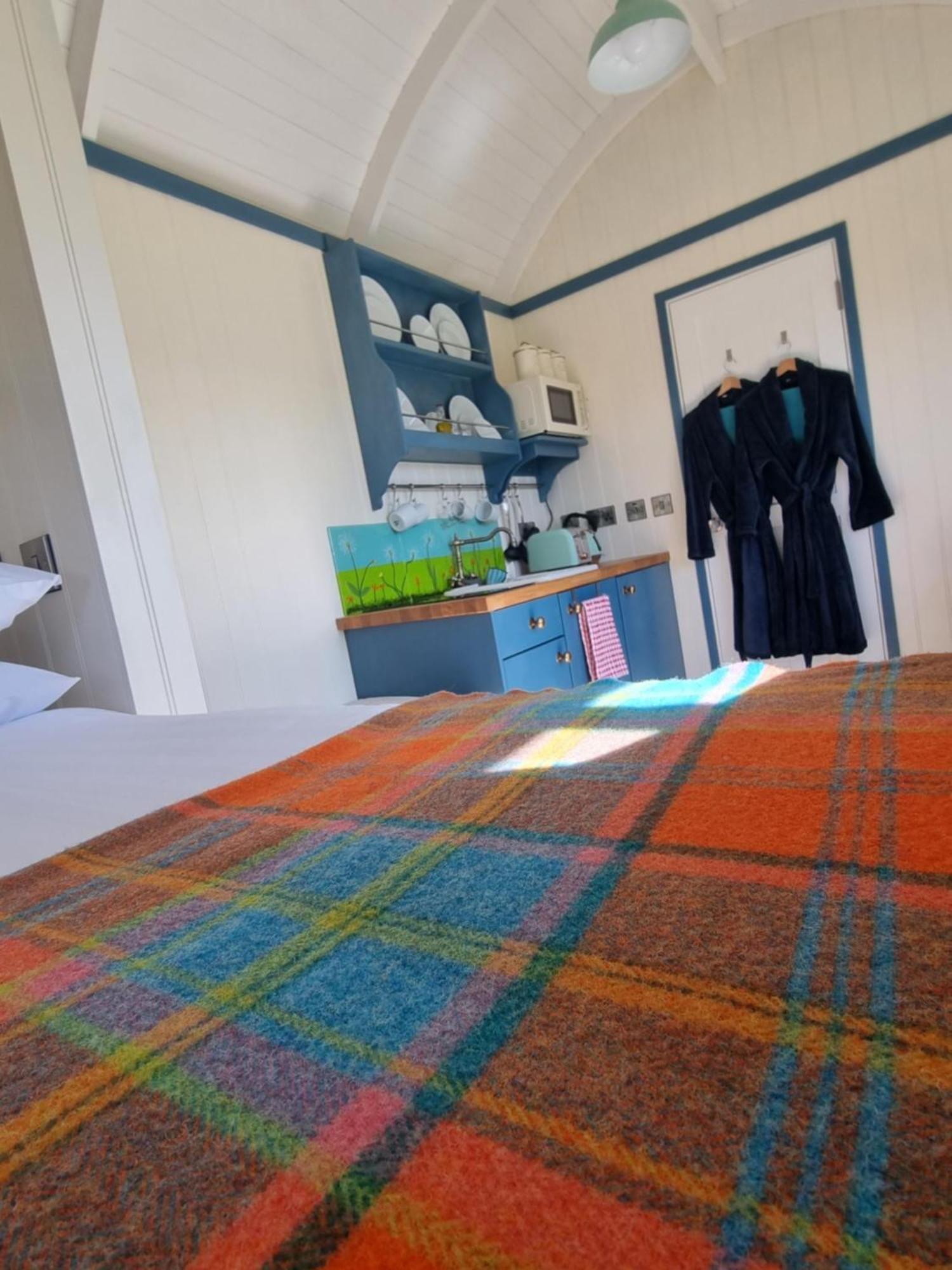 Wild Meadow Huts Villa Doolin Bagian luar foto