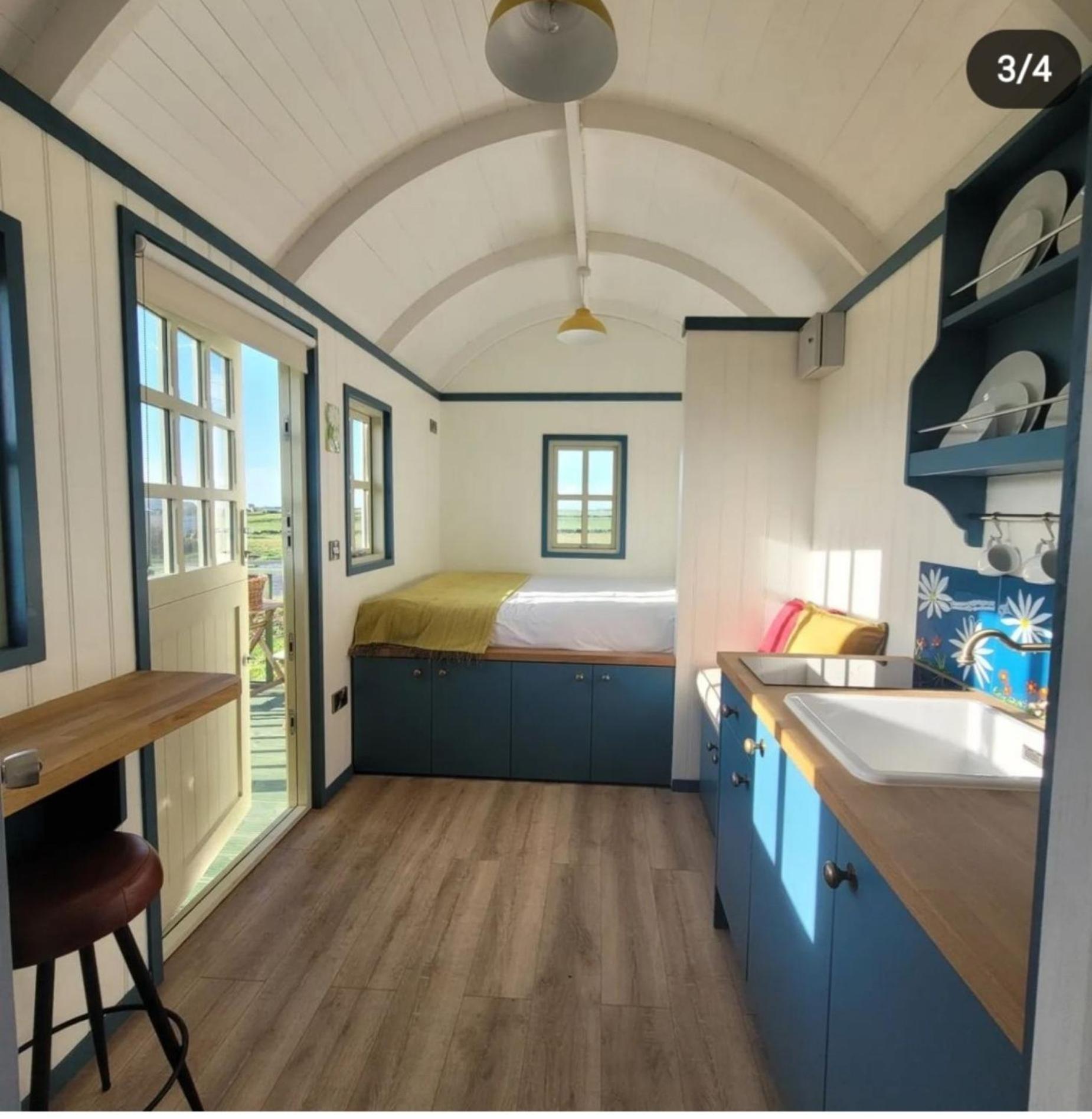 Wild Meadow Huts Villa Doolin Bagian luar foto