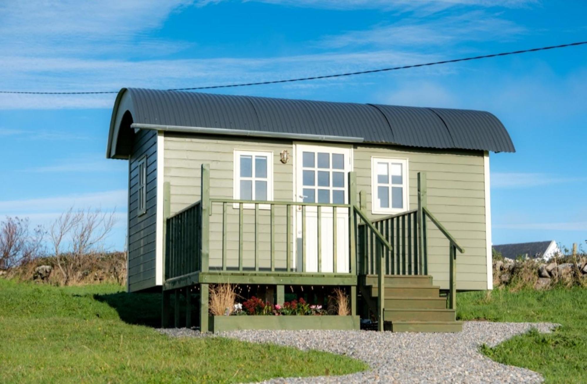Wild Meadow Huts Villa Doolin Bagian luar foto