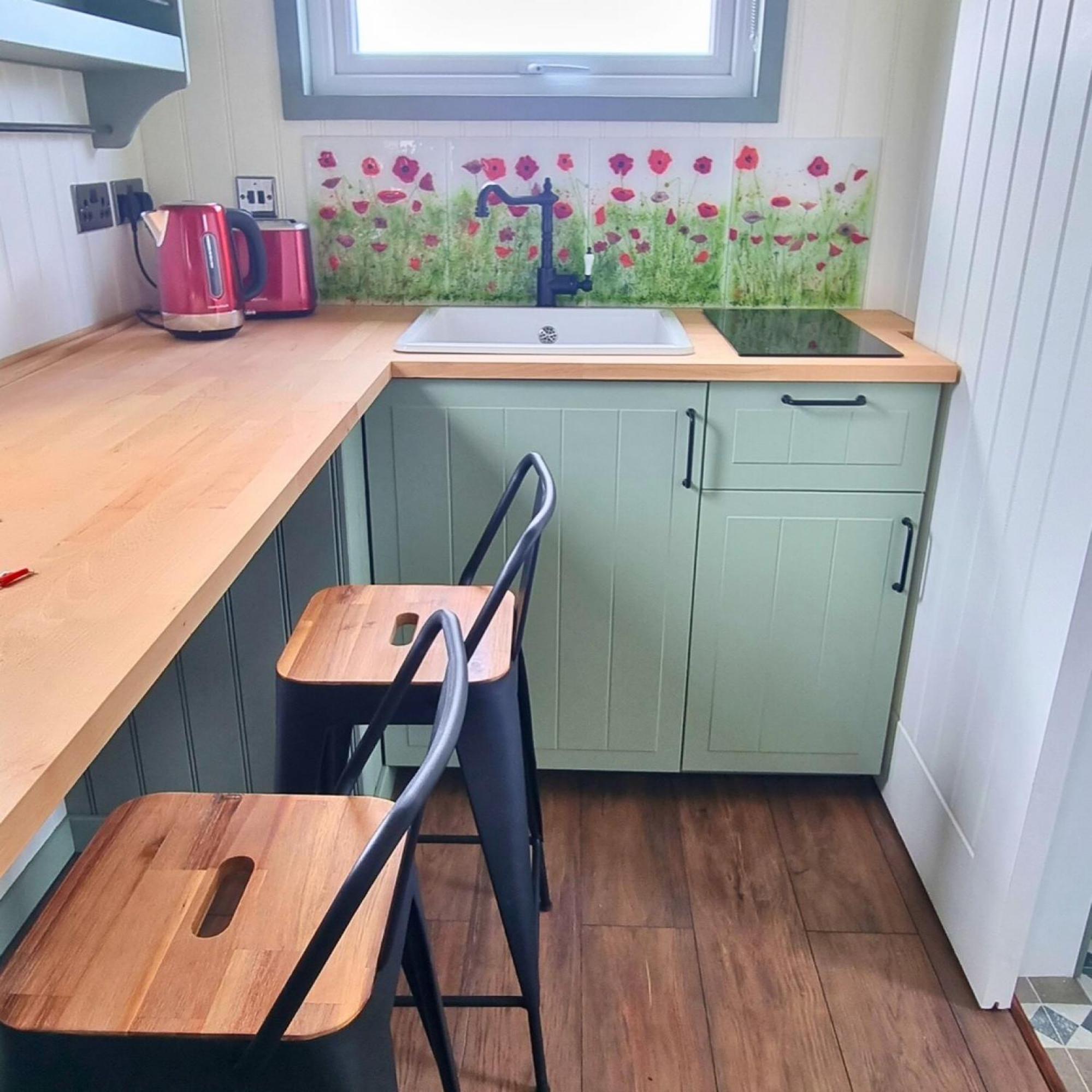 Wild Meadow Huts Villa Doolin Ruang foto