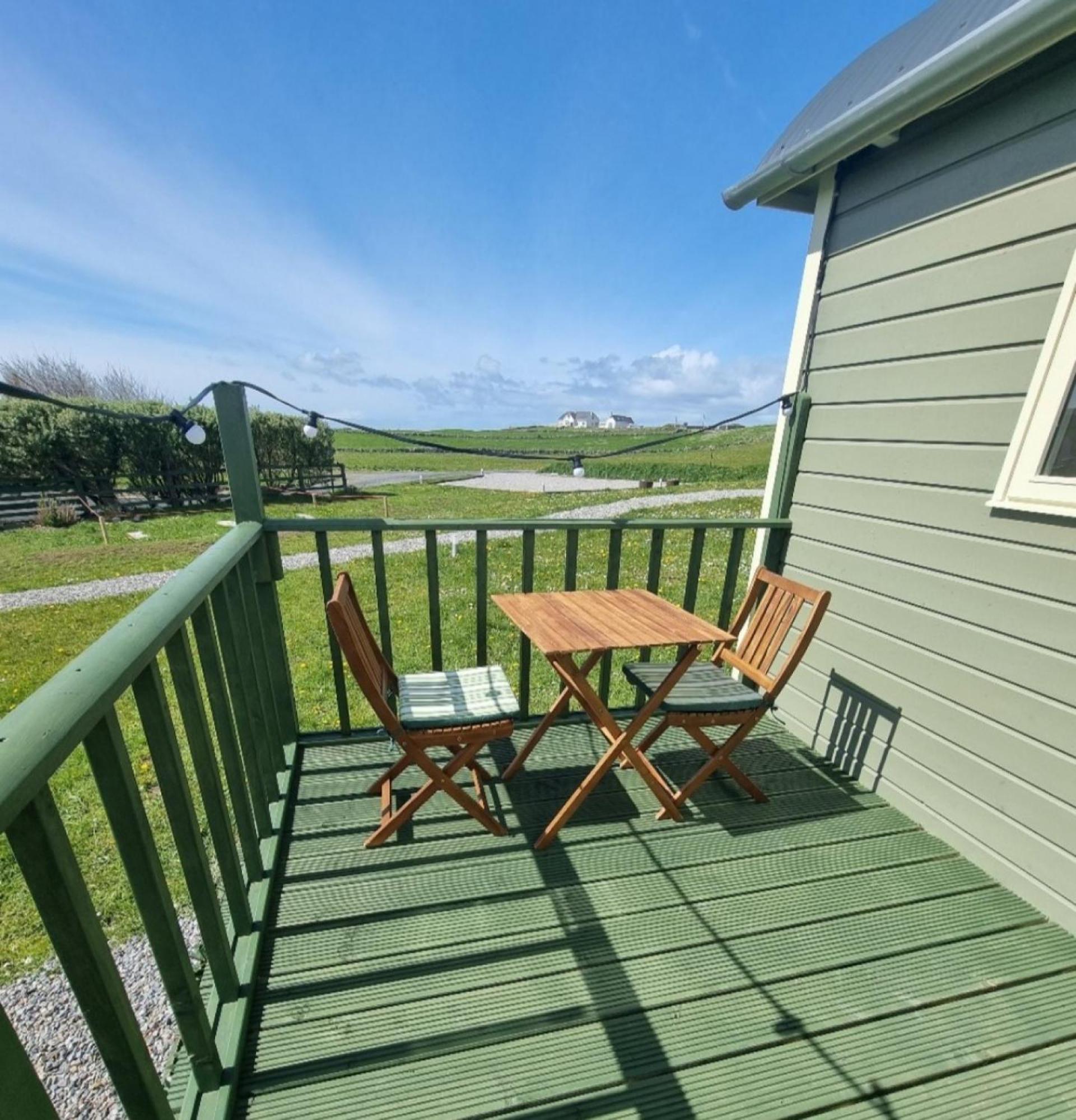 Wild Meadow Huts Villa Doolin Bagian luar foto