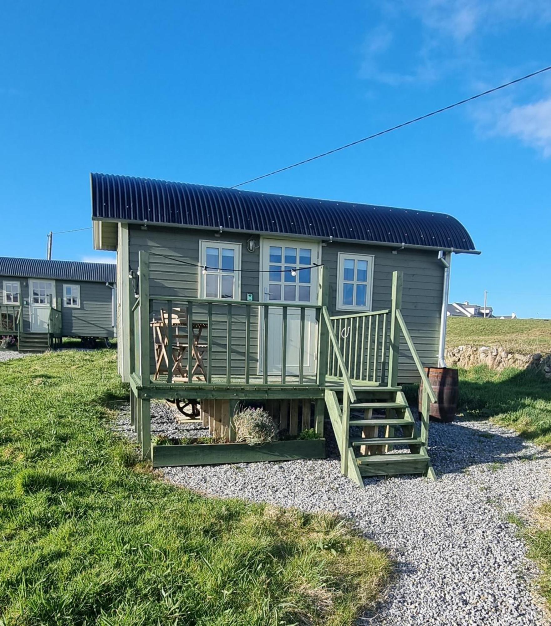 Wild Meadow Huts Villa Doolin Bagian luar foto
