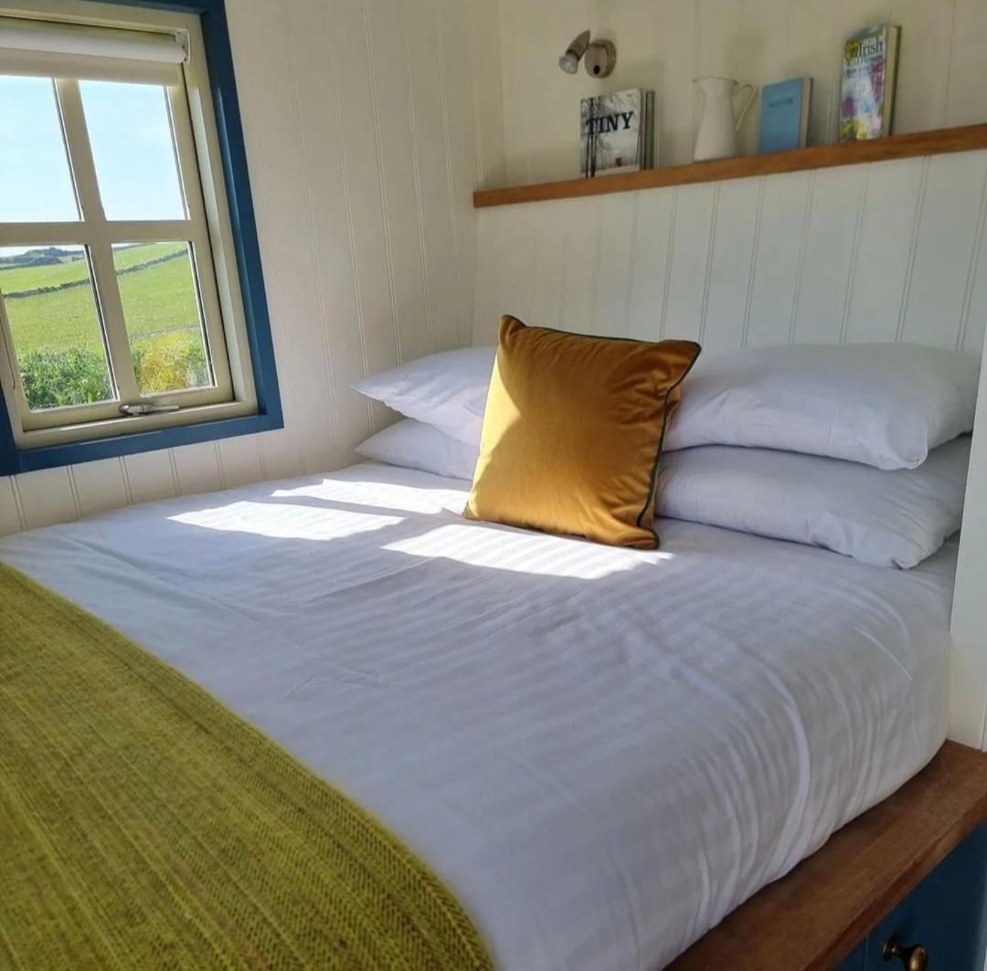 Wild Meadow Huts Villa Doolin Bagian luar foto
