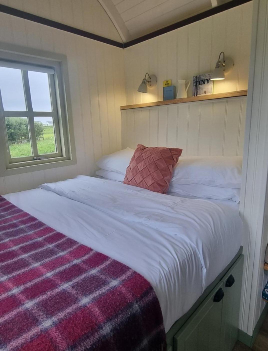 Wild Meadow Huts Villa Doolin Bagian luar foto