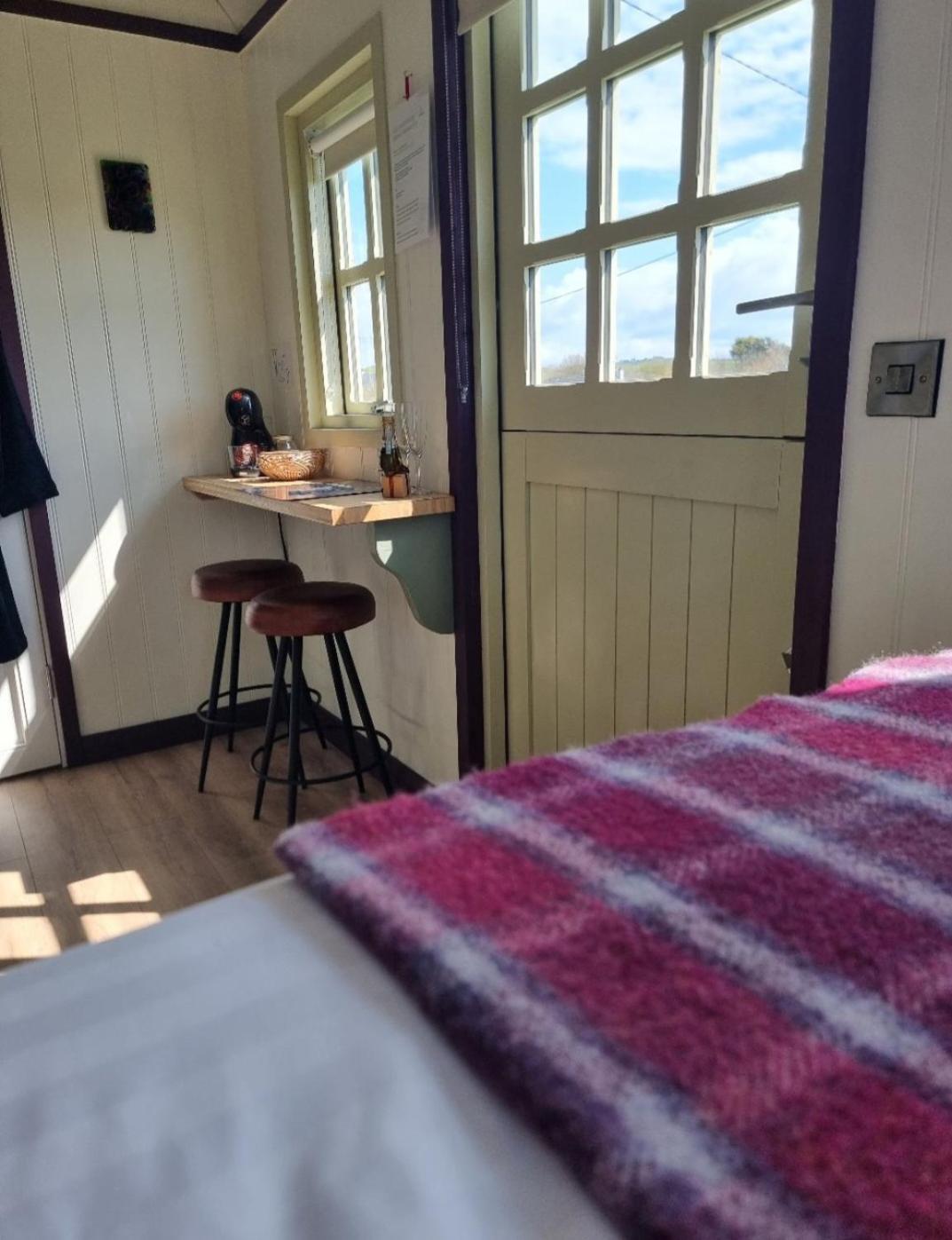 Wild Meadow Huts Villa Doolin Bagian luar foto