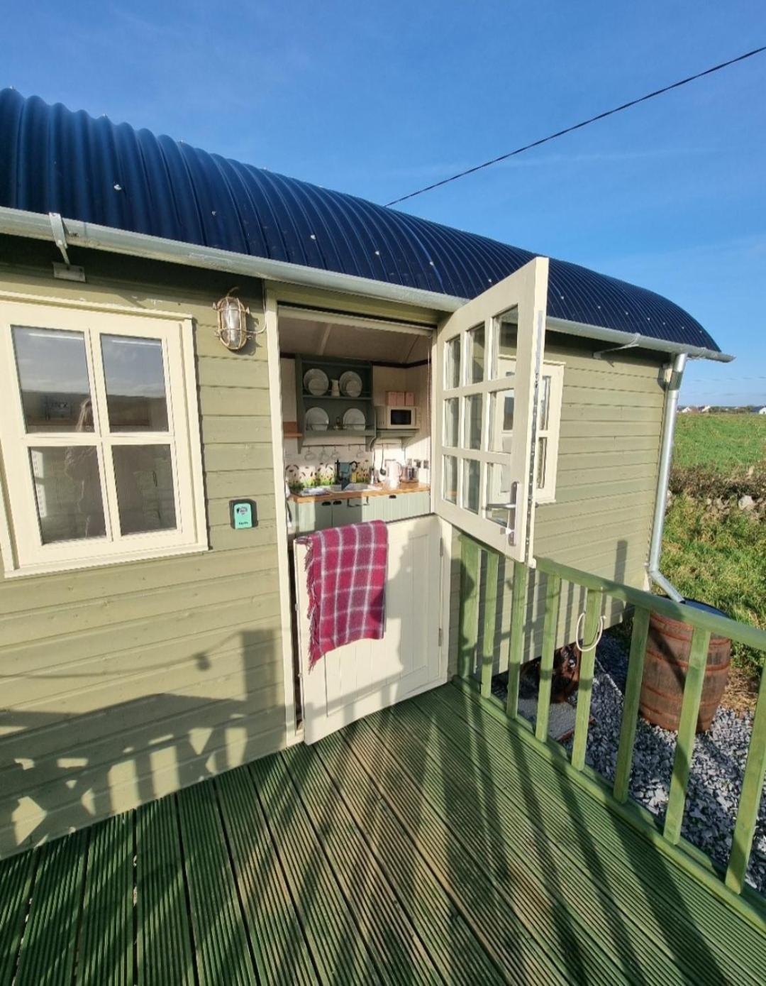 Wild Meadow Huts Villa Doolin Bagian luar foto