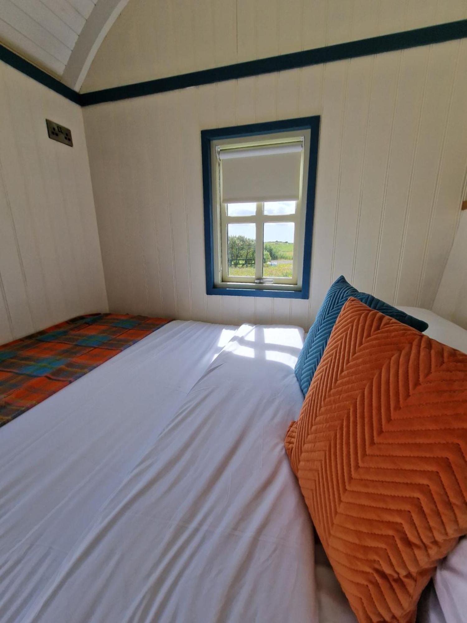 Wild Meadow Huts Villa Doolin Bagian luar foto