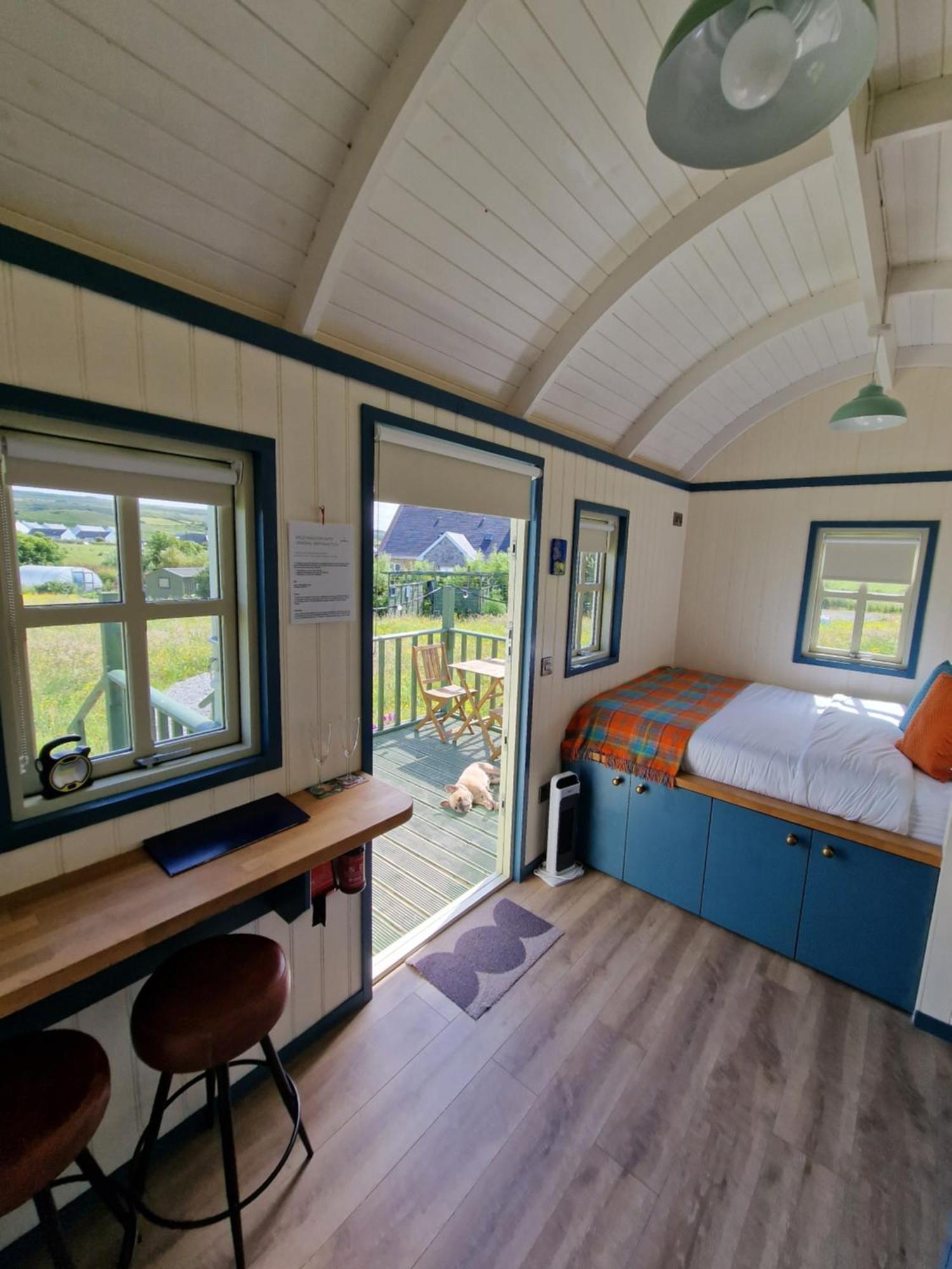 Wild Meadow Huts Villa Doolin Bagian luar foto