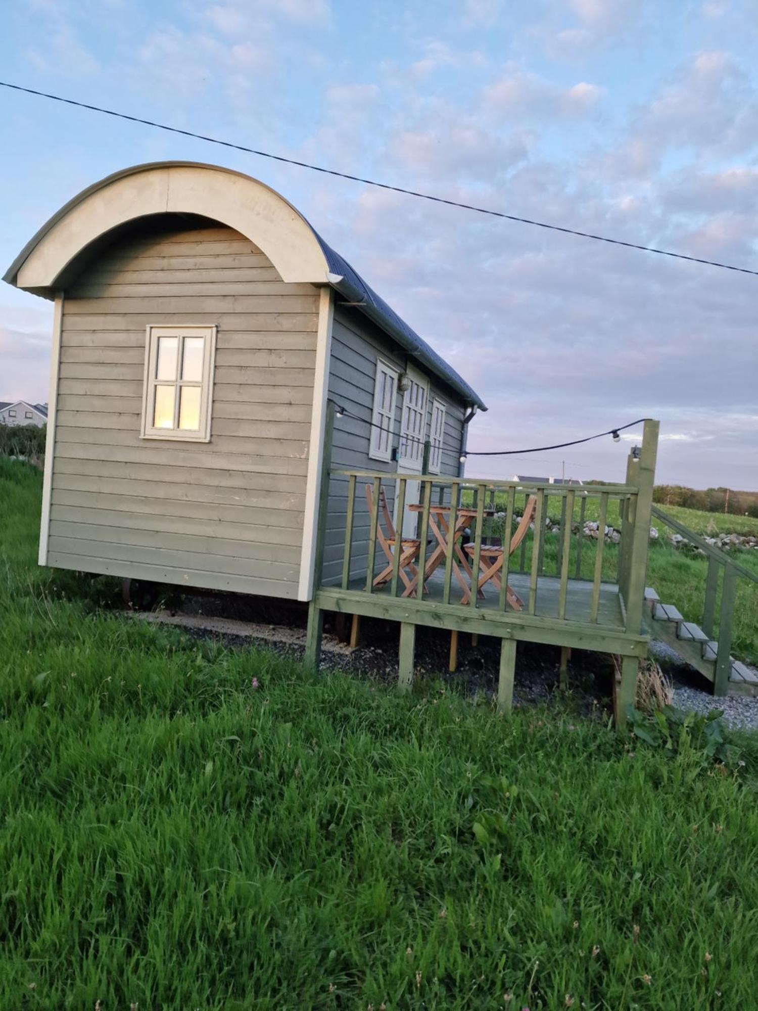 Wild Meadow Huts Villa Doolin Bagian luar foto