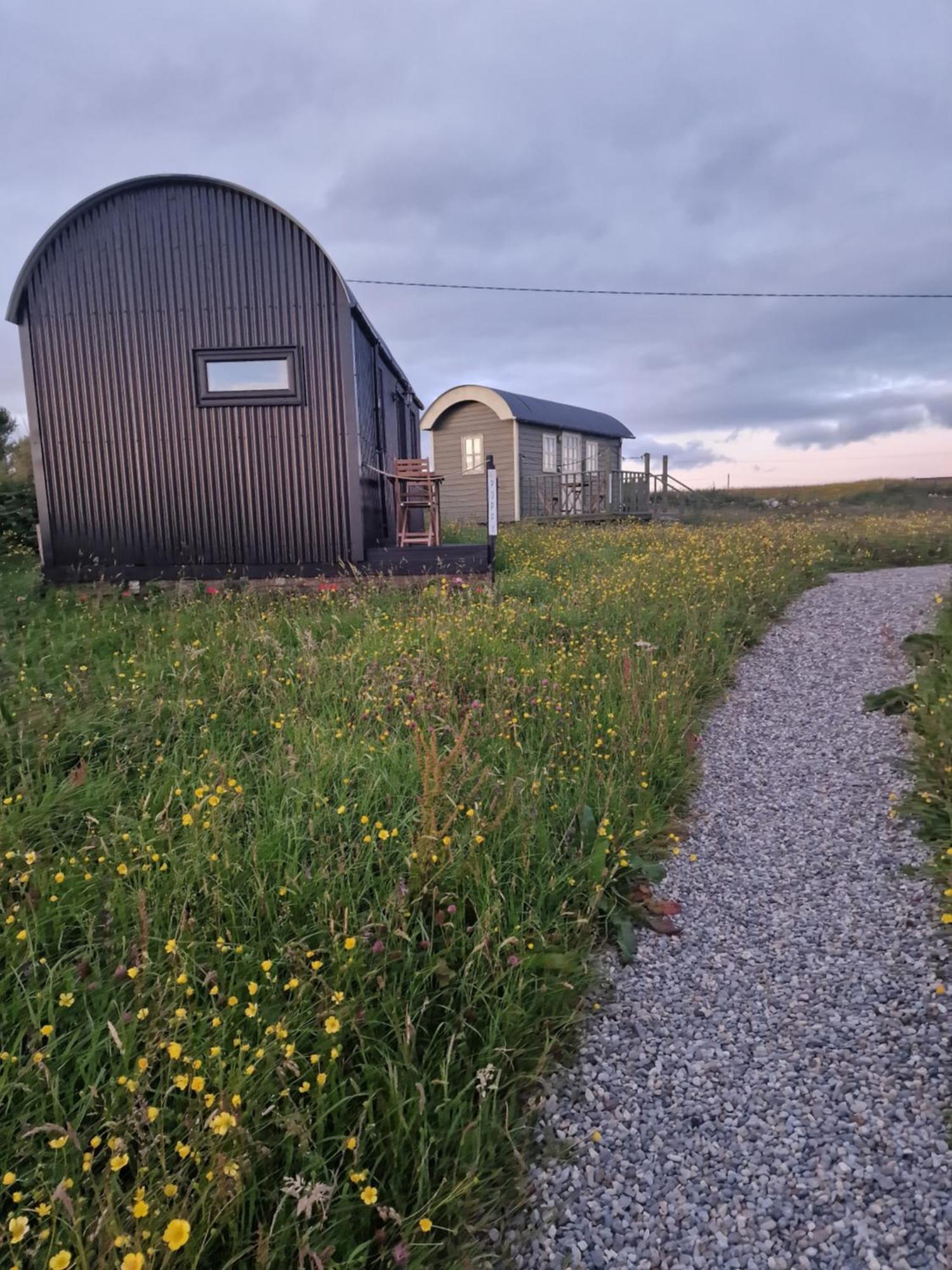 Wild Meadow Huts Villa Doolin Bagian luar foto