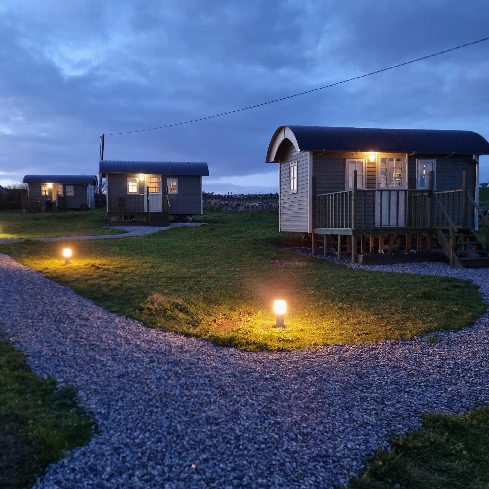Wild Meadow Huts Villa Doolin Bagian luar foto
